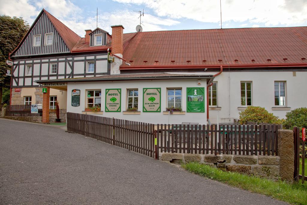Hotel U Zeleneho Stromu - Zum Gruenen Baum 흐렌스코 외부 사진