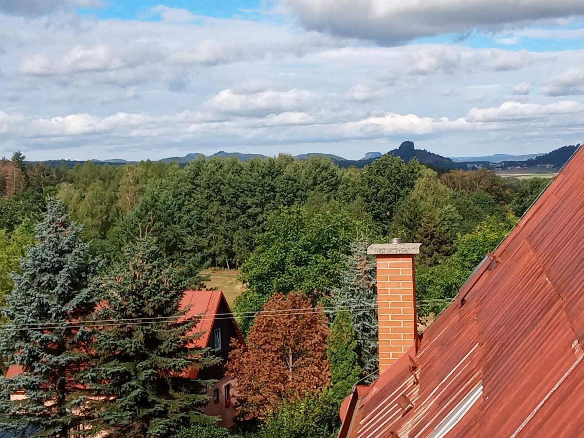 Hotel U Zeleneho Stromu - Zum Gruenen Baum 흐렌스코 외부 사진
