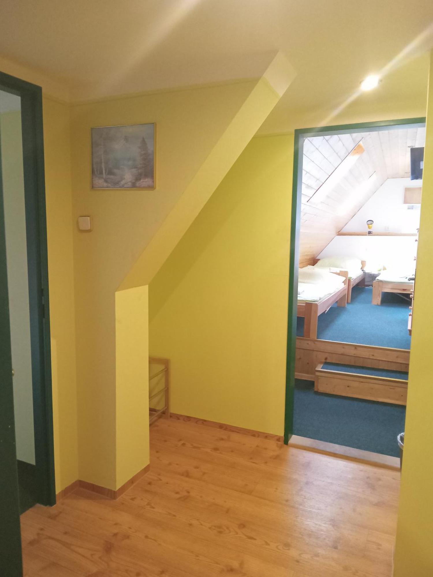 Hotel U Zeleneho Stromu - Zum Gruenen Baum 흐렌스코 외부 사진