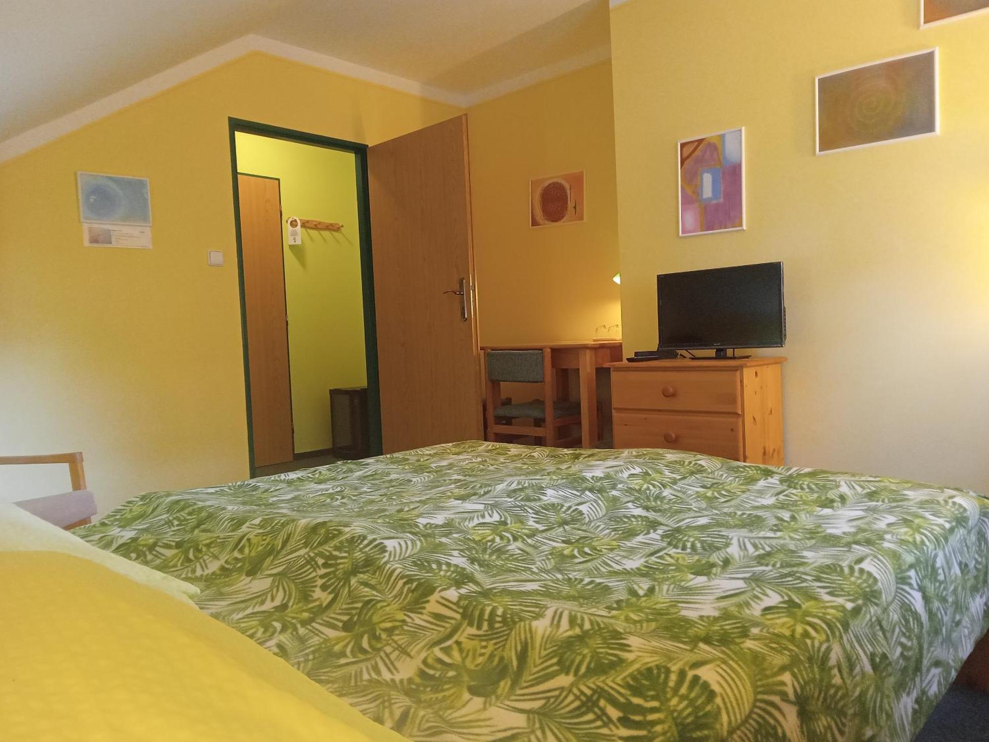 Hotel U Zeleneho Stromu - Zum Gruenen Baum 흐렌스코 외부 사진