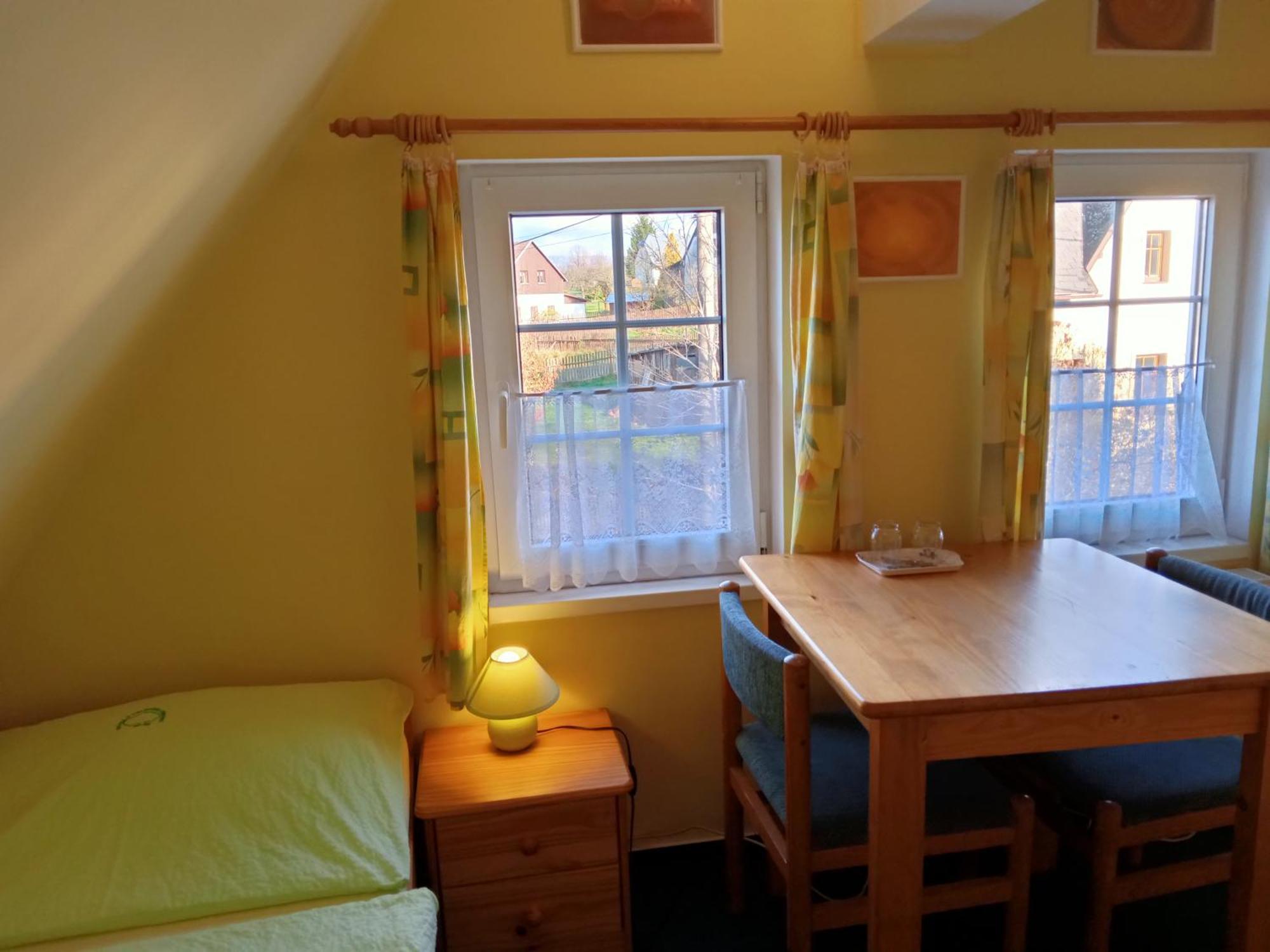 Hotel U Zeleneho Stromu - Zum Gruenen Baum 흐렌스코 외부 사진